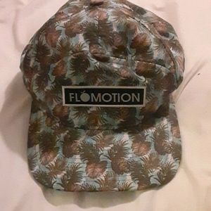 Flomotion snap back hat